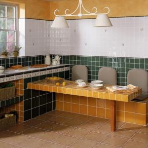 Undefasa azulejos de la cocina verde
